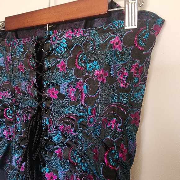 Vintage y2k Lace Up Black Floral corset - Picture 7 of 9